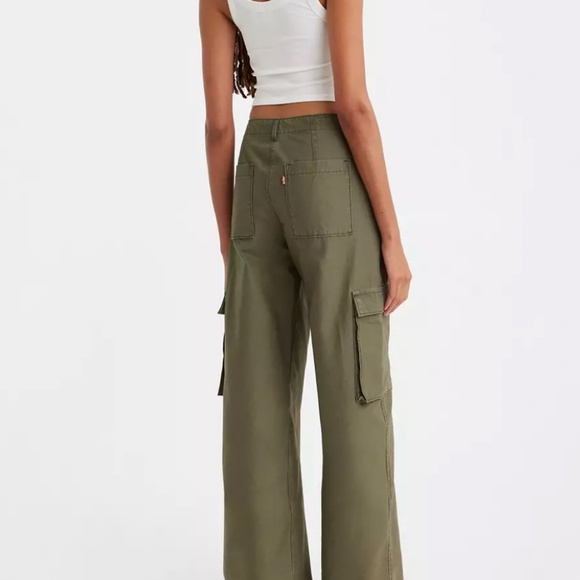 Levi's Women's Baggy Cargo Pants in Olive Night Size 31W x 30L - Picture 8 of 8